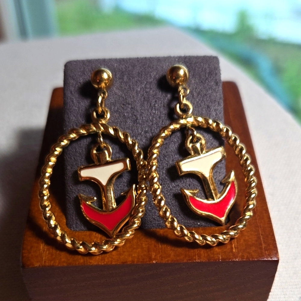 Avon 'Anchors Away!' Earrings